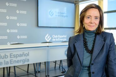 Cristina Rivero, nueva directora general de Enerclub, durante la entrevista sobre los retos del sector energético